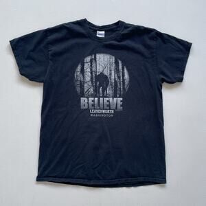 Sasquatch Bigfoot BELIEVE Leavenworth WA Black T-Shirt / Sz L Paranormal Cryptid